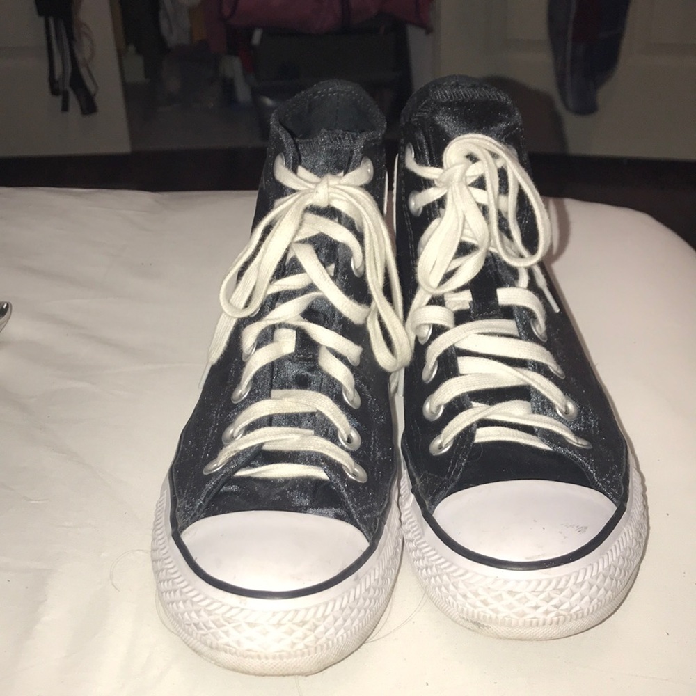 Velvet Converse